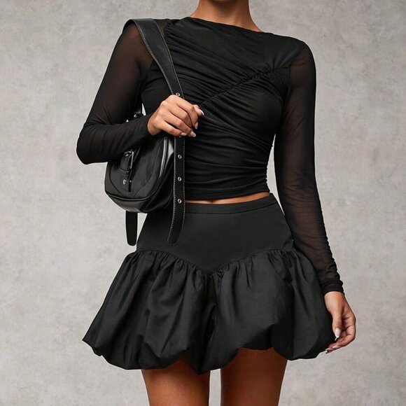 Black Casual Women's Pleated Bubble Mini Skirt - Picture 5 of 6
